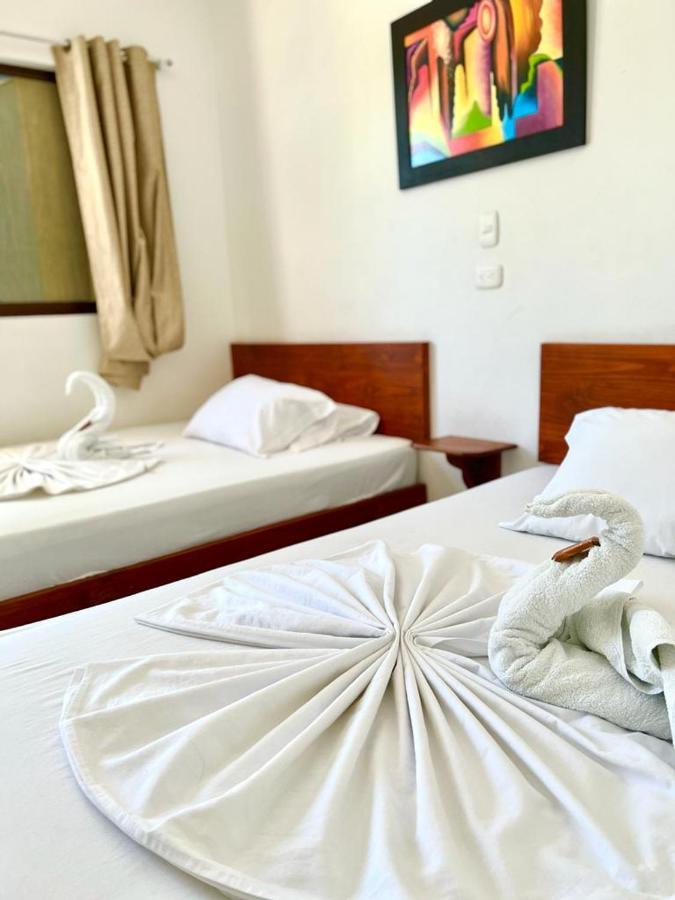 Hotel Paraiso Plaza プエルト・トリウンフォ エクステリア 写真
