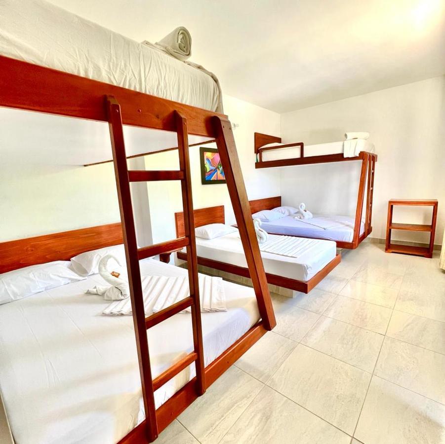 Hotel Paraiso Plaza プエルト・トリウンフォ エクステリア 写真