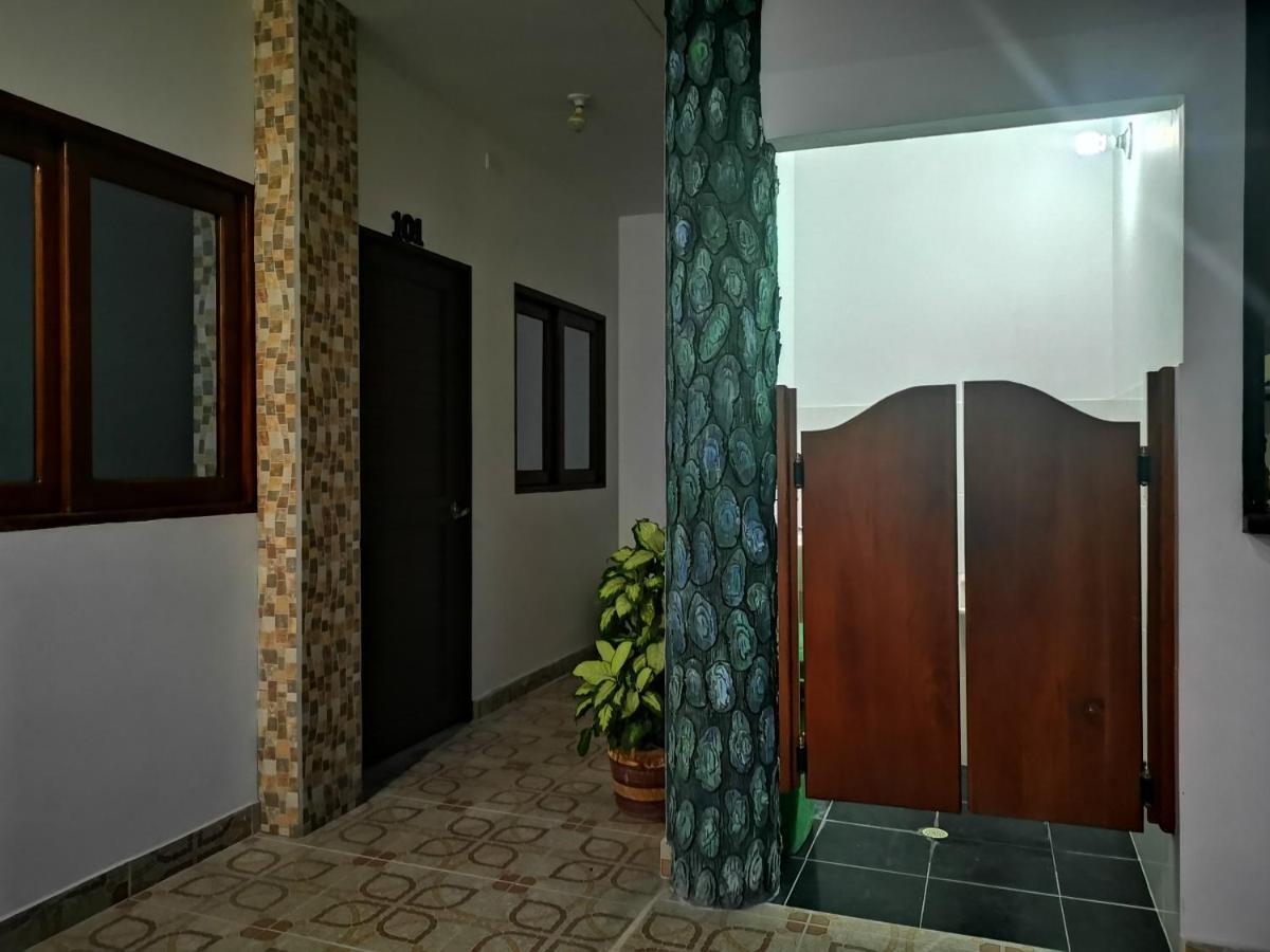 Hotel Paraiso Plaza プエルト・トリウンフォ エクステリア 写真