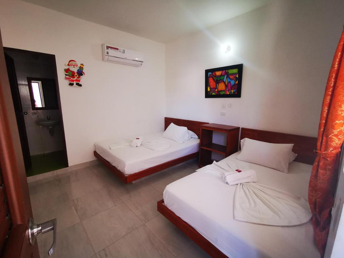 Hotel Paraiso Plaza プエルト・トリウンフォ エクステリア 写真