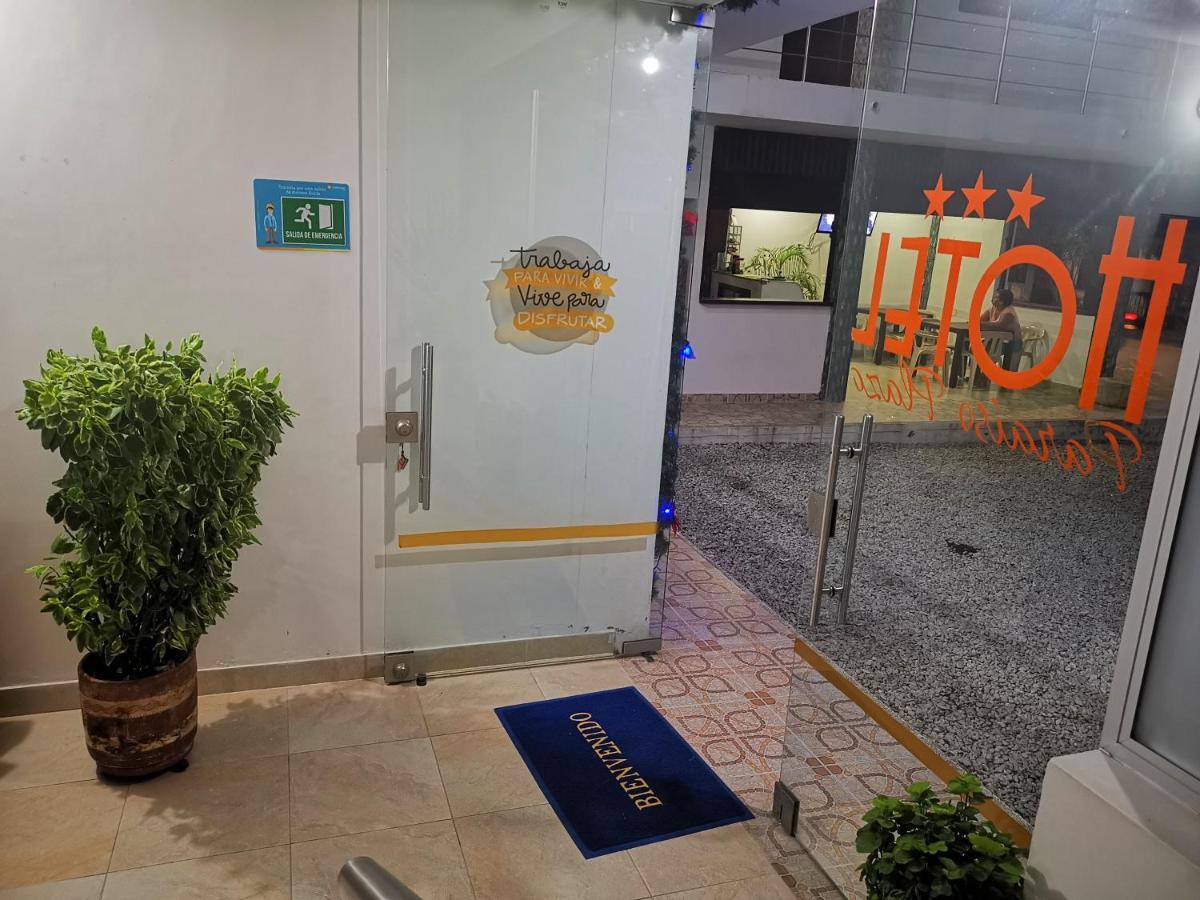 Hotel Paraiso Plaza プエルト・トリウンフォ エクステリア 写真