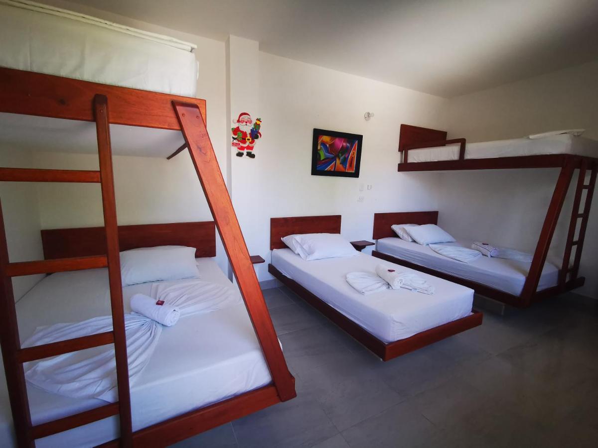 Hotel Paraiso Plaza プエルト・トリウンフォ エクステリア 写真